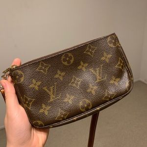 Authentic Louis Vuitton pochette accessoires